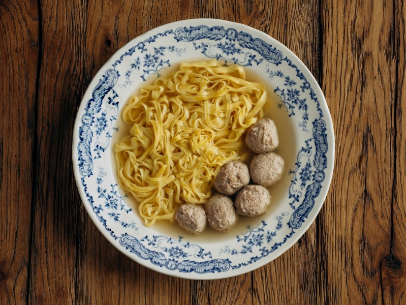 Бульйон курячий з фрикадельками