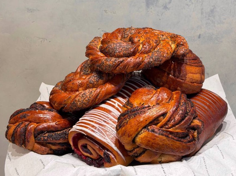 Булка з маком та кардамоном