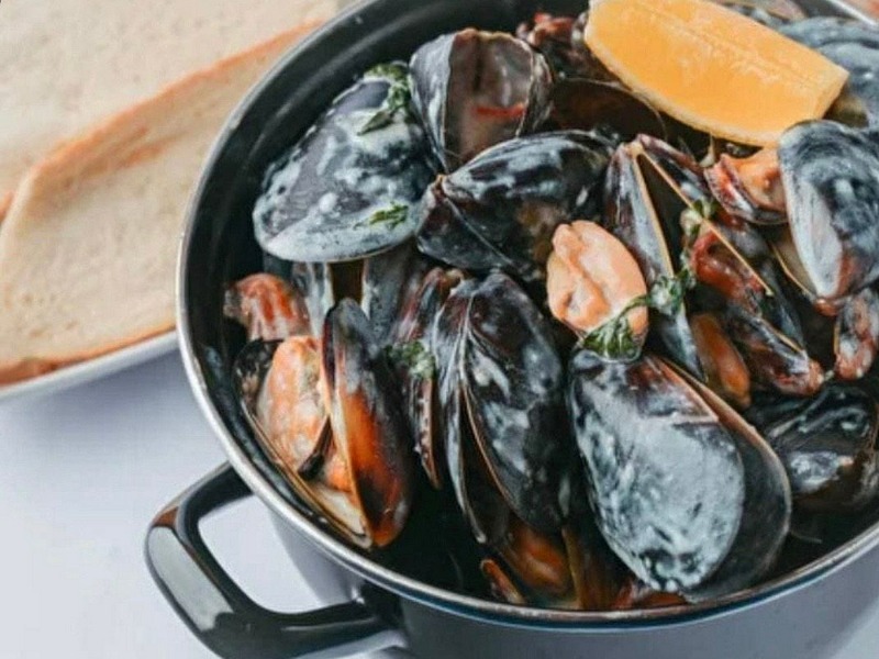 Мідії з медом та чілі