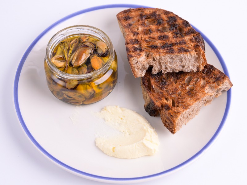 Мідії копчені