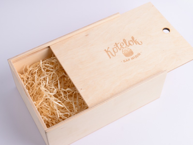 Фірмовий подарунковий бокс