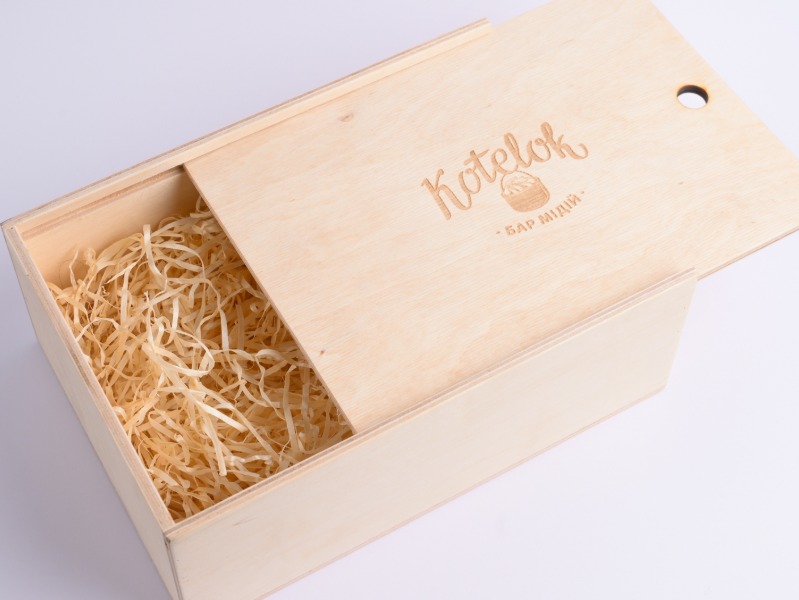 Фірмовий подарунковий бокс