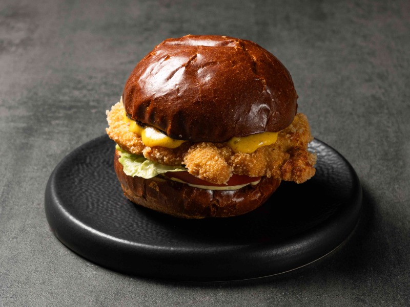 Бургер з курячим шніцелем (380г)