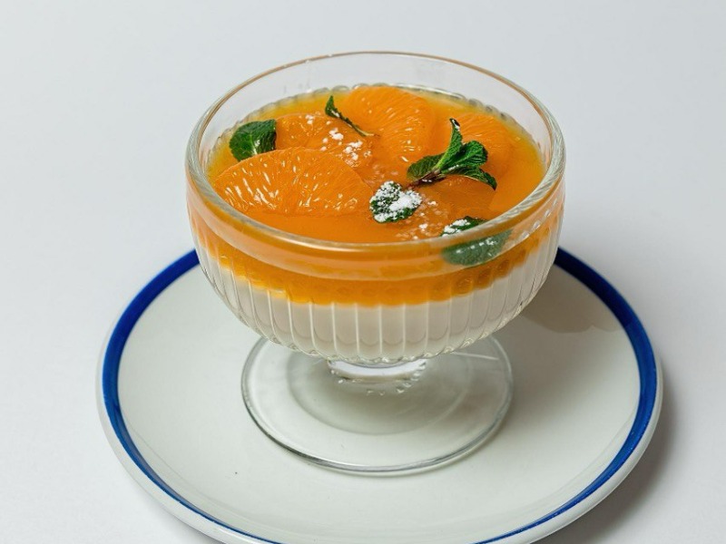 Пана Кота з мандариновим соусом