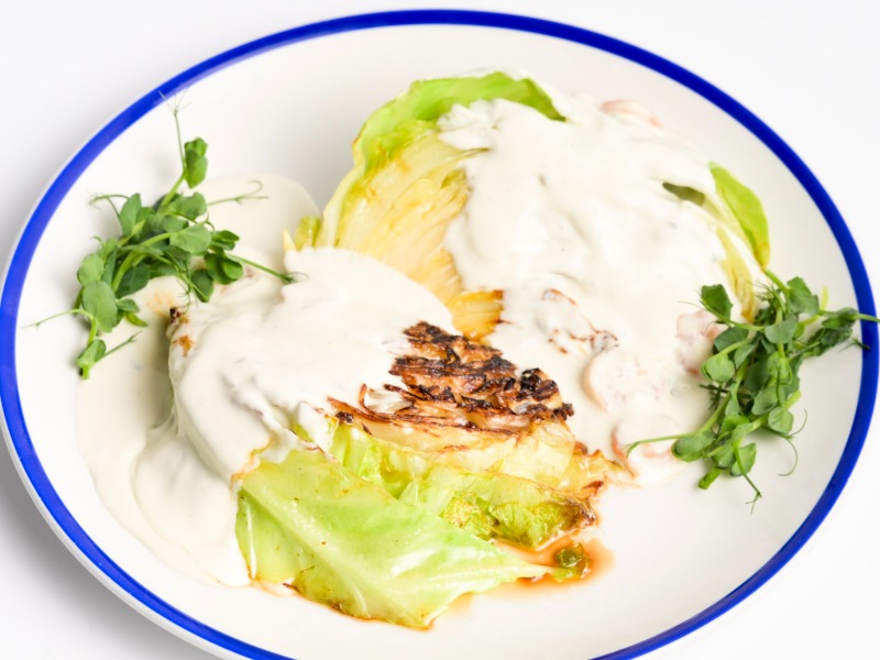 Стейк з молодої  капусти