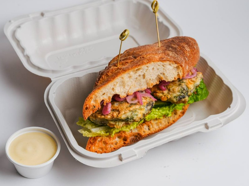 Багет з биточками з тюлечкі