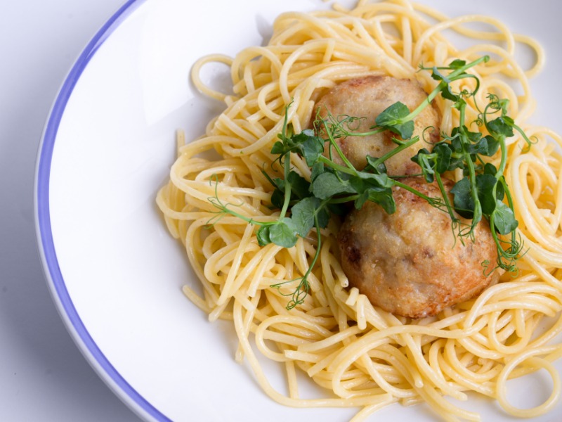 Спагетті  з риб'ячимим котлетами