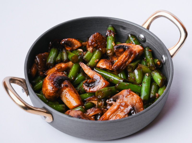 Стручкова квасоля з грибами