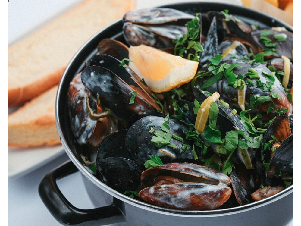 Мідії у вершковому соусі з горгондзолою