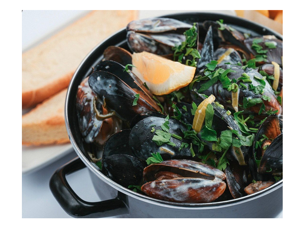 Мідії у вершковому соусі