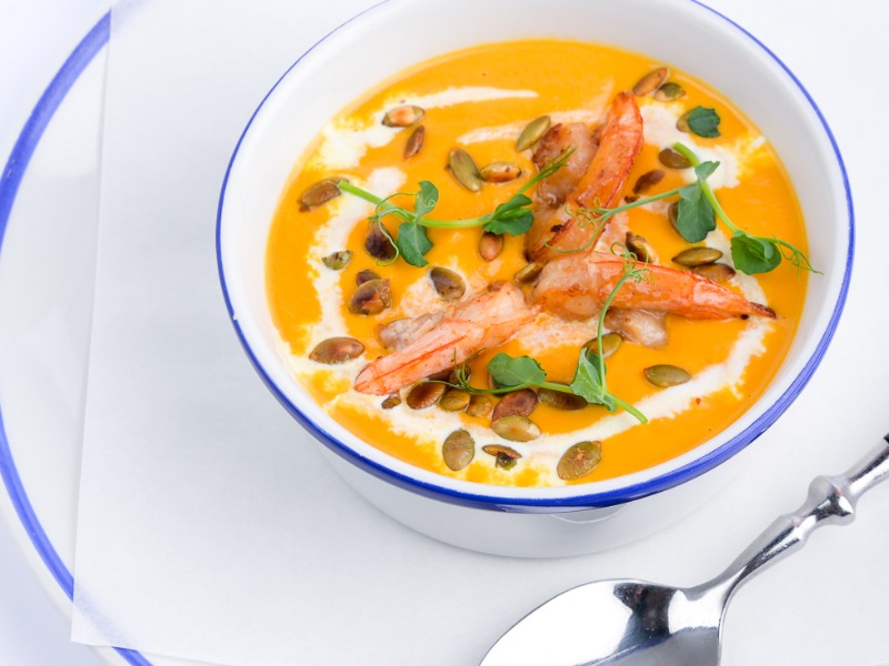 Гарбузовий крем-суп з креветками