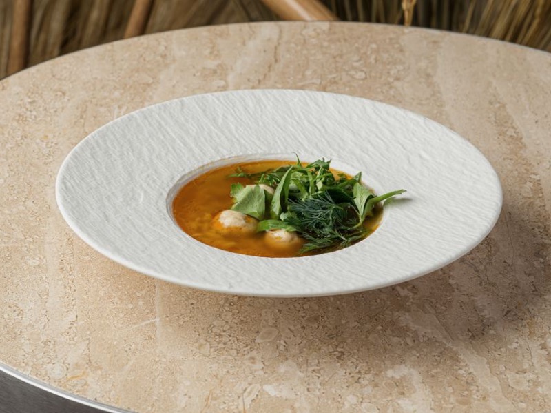 Курячий бульон з фрикадельками