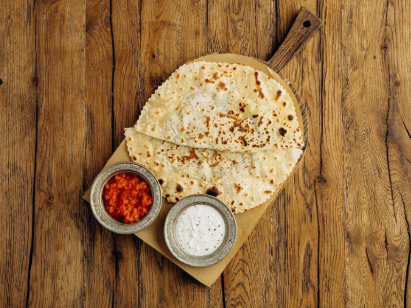 Янтик з бринзою та зеленню