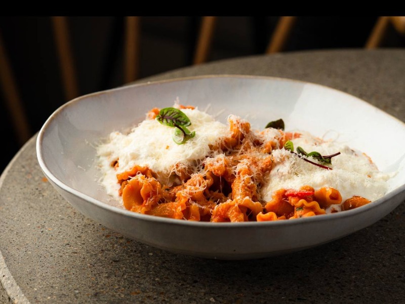 Томатна паста зі страчателлою